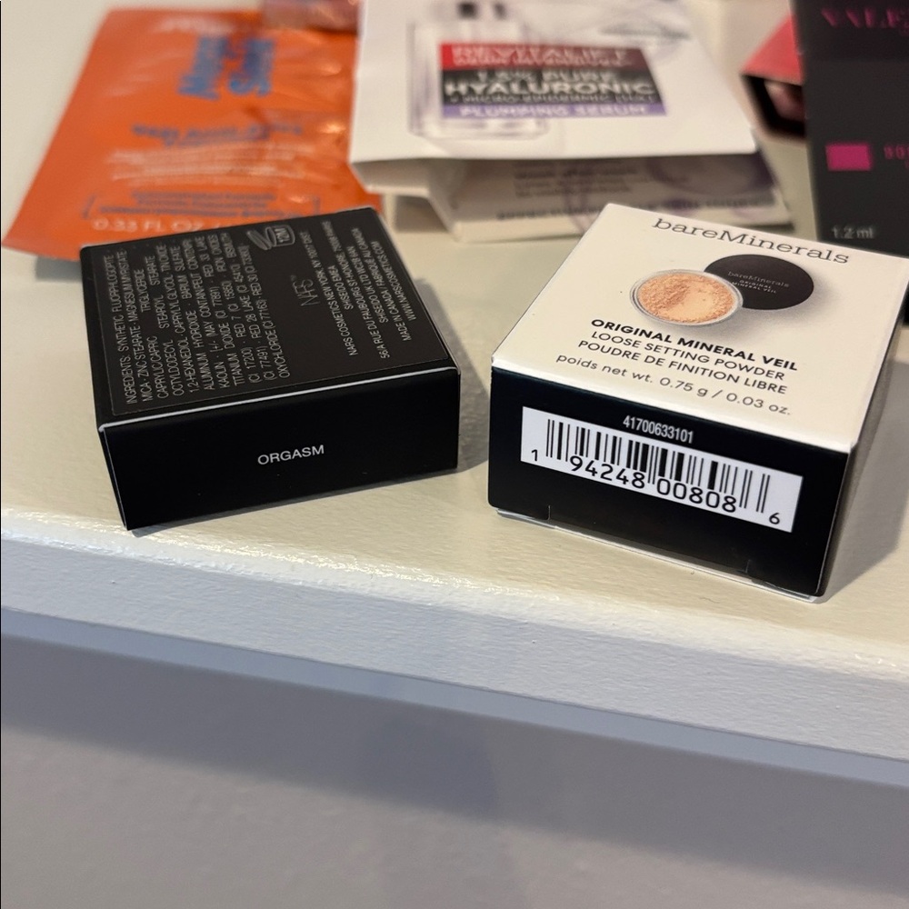 Cosmetics sample set • all unopened - Picture 3 of 5